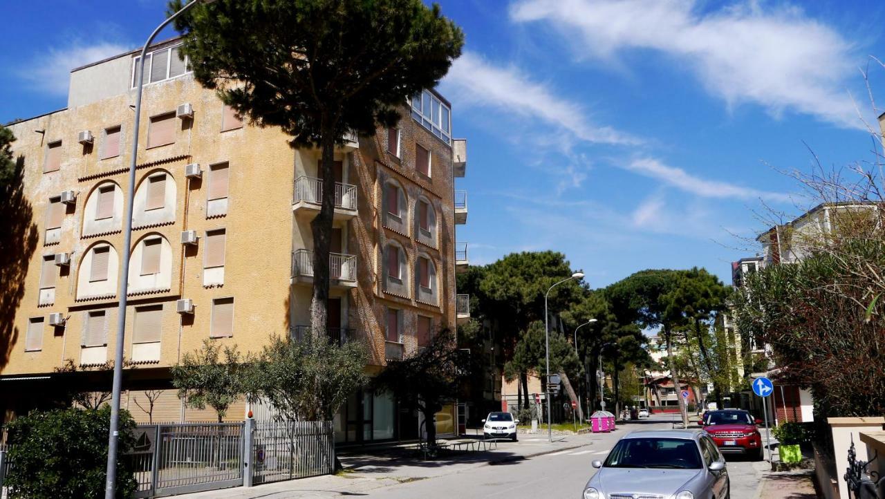 Residenza Holiday Llido Degli Estensi Exterior foto
